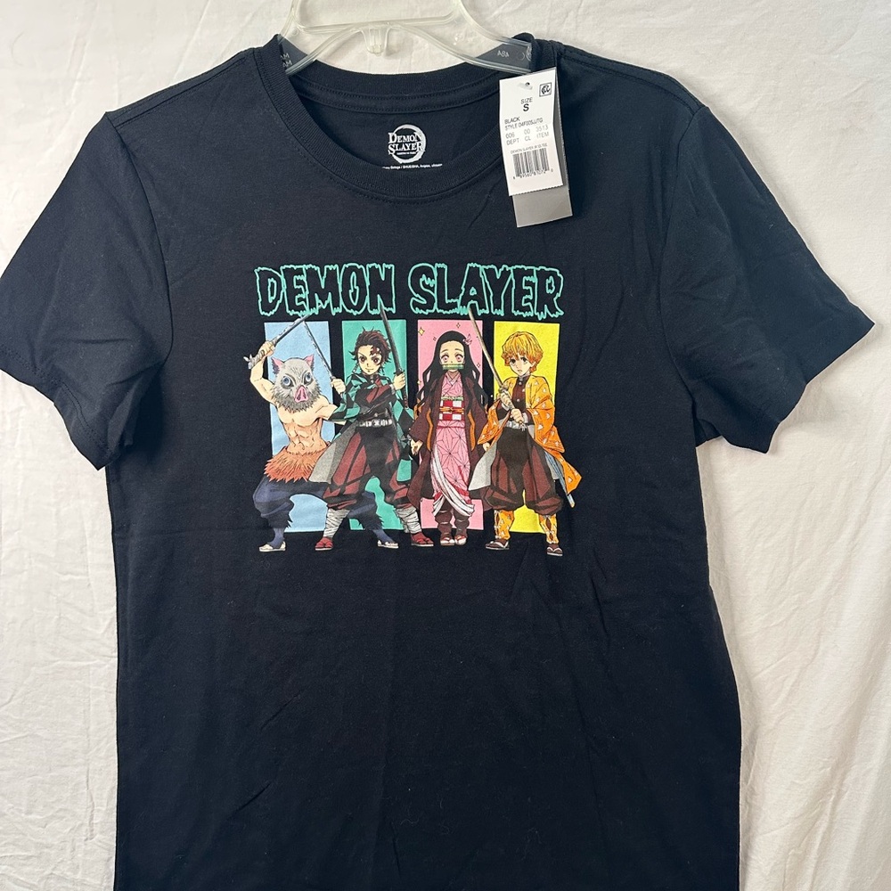 Demon Slayer Graphic Tee Size Small Black Anime Shirt NWT Tanjiro Nezuko